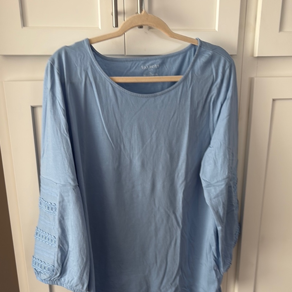 Talbots Blue 3/4 Sleeve Relaxed Top, detail on sleeve, size xl, NWOT